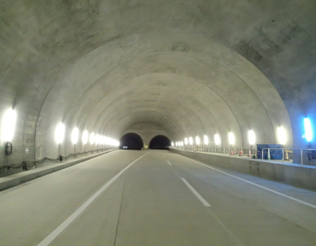 国道3号線新武岡トンネル舗装工事